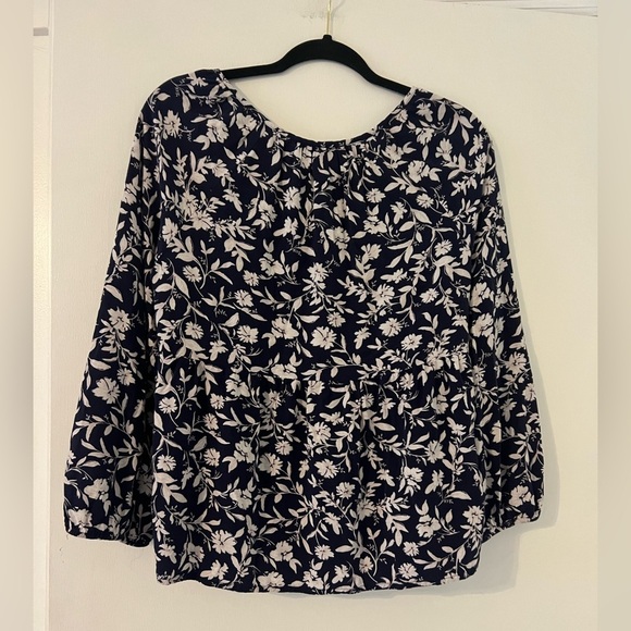 Rayon Flowy Floral Navy and White Women's Top size L (F114) - Picture 8 of 8